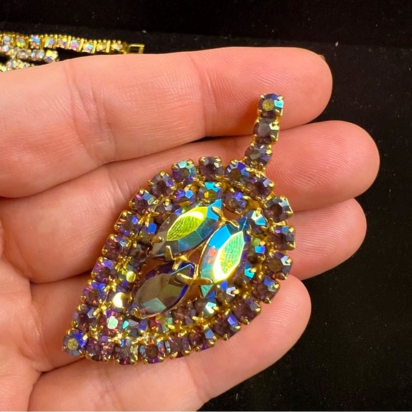 Vintage Prong Set AB Rhinestone Leaf Brooch w/ Gold Tone Setting - Picture 2 of 6